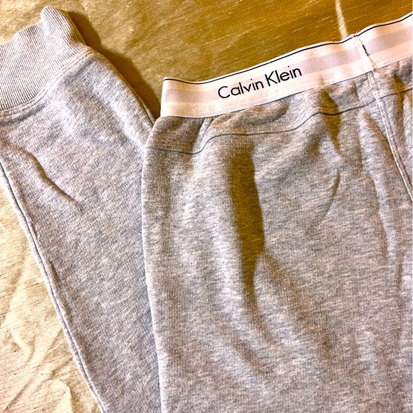 - CALVIN KLEIN GRAY “LOGO WAISTBAND” TAPERED JOGGERS/SWEATPANTS - Picture 7 of 7